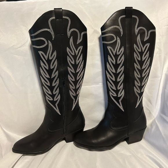 NWT Maurice’s 8.5 black embroidered cowboy boots - Picture 3 of 7